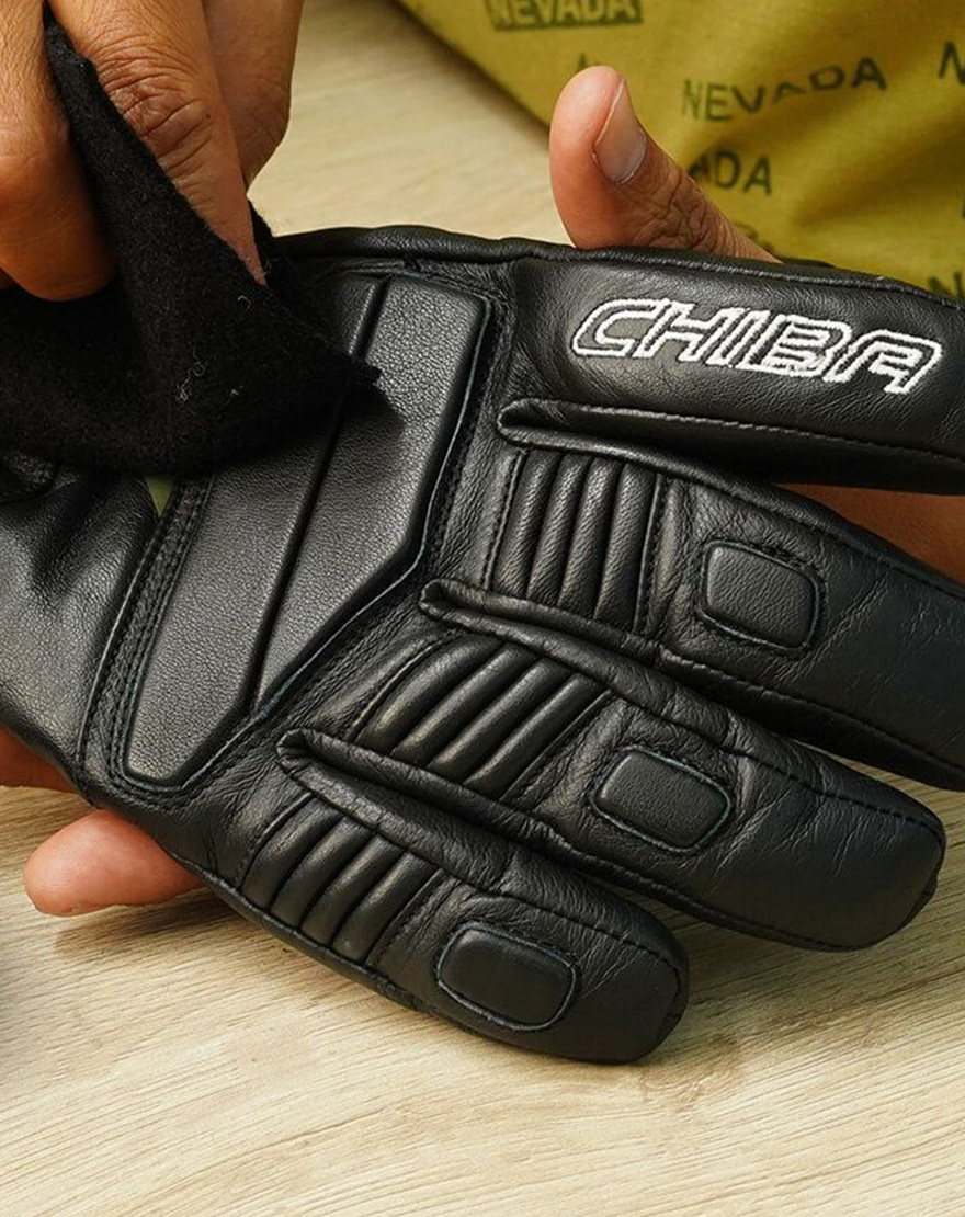 Pflege von Handschuhen